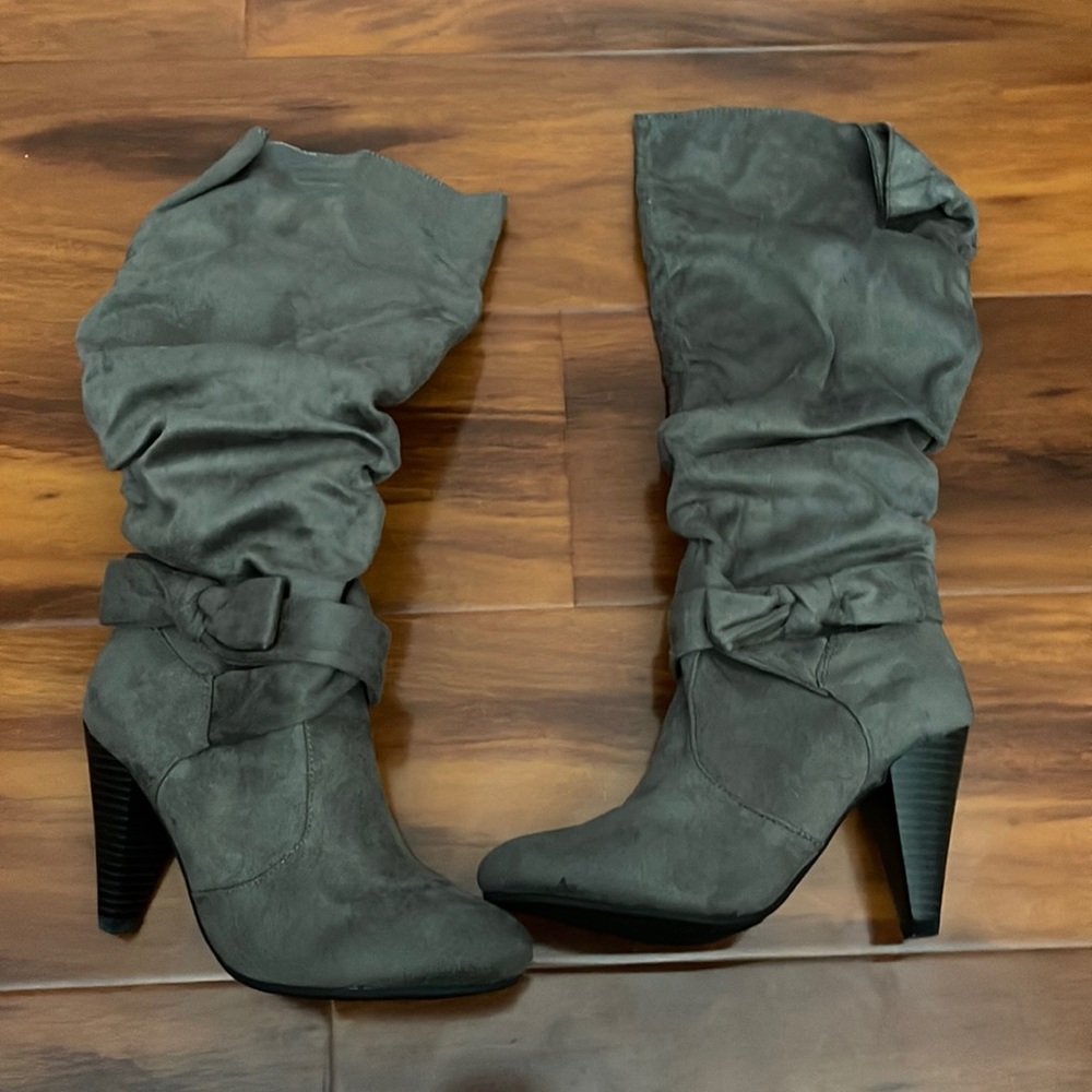 Gently used suede boots - size 6.5